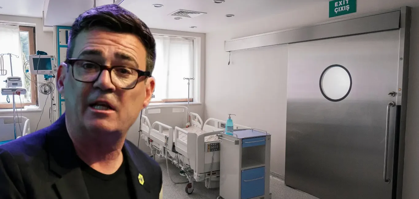Andy Burnham hablando sobre la reforma del sistema de salud y asistencia social.