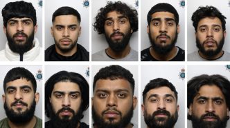Fotografías policiales de los diez hombres condenados por el ataque con fuego en Stoke-on-Trent.