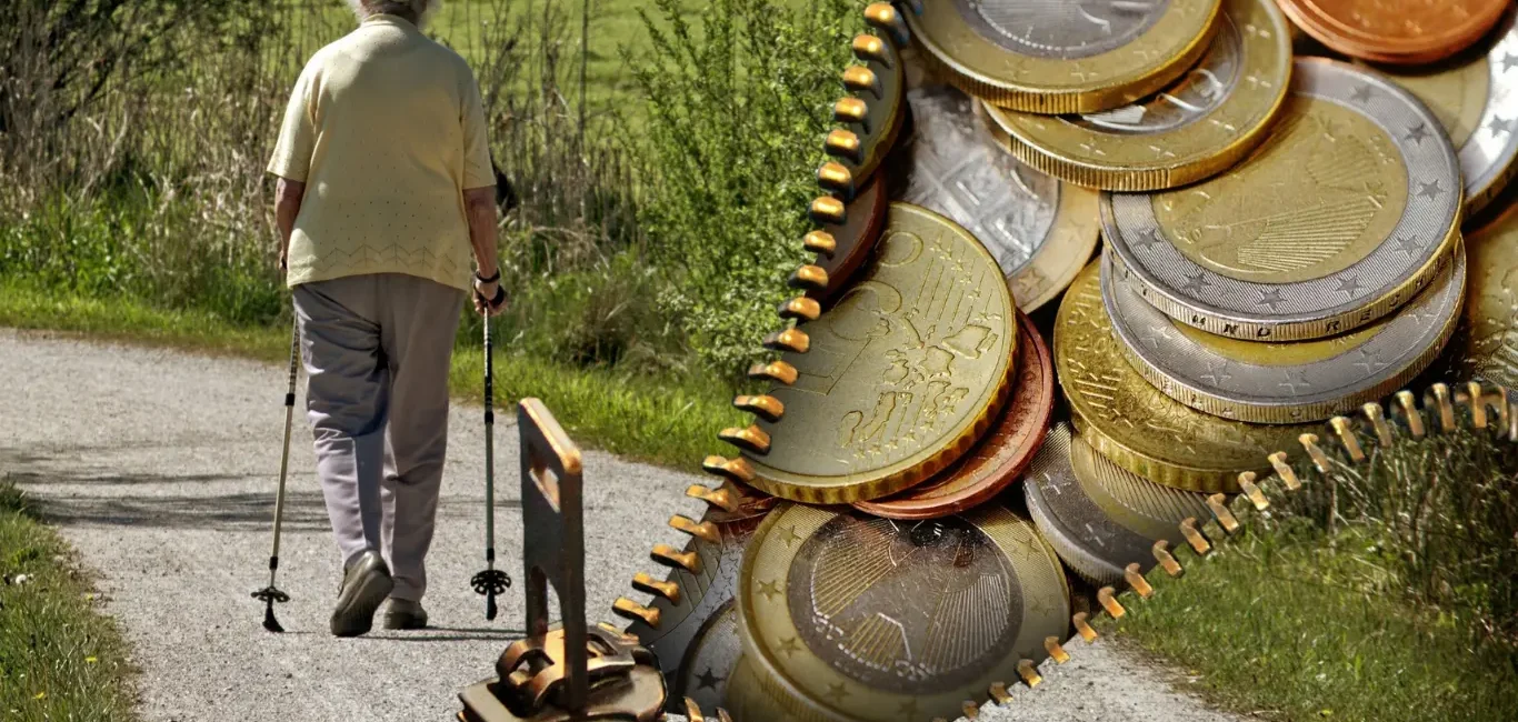 Fotomontaje que muestra a una persona mayor caminando con bastones junto a una cremallera que abre un fondo repleto de monedas.