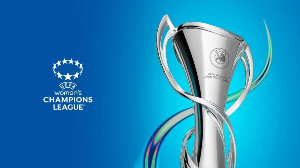 rofeo oficial de la UEFA Women's Champions League junto al logotipo del torneo sobre un fondo azul brillante.