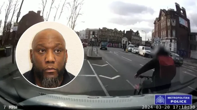 Fotografía dividida que muestra al conductor Mark Okotie en un recuadro circular junto a una imagen de cámara de seguridad vial capturando el momento del atropello a un ciclista en una calle de Londres.