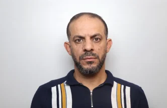 Fotografía de ficha policial de Zana Abdul Rahman Rahim, condenado por integrar una red vinculada al Estado Islámico.